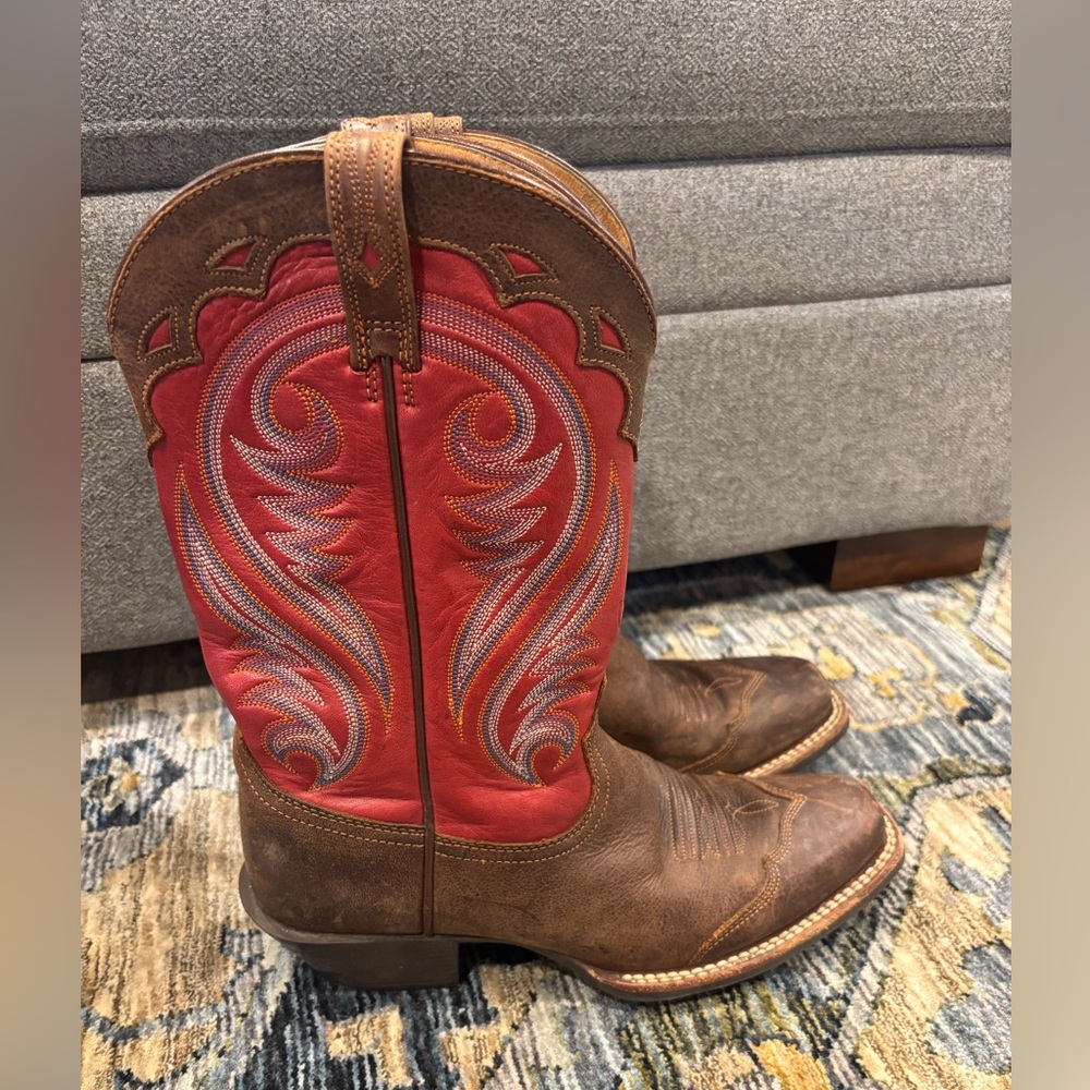7.5B Ariat Brown Leather Boots